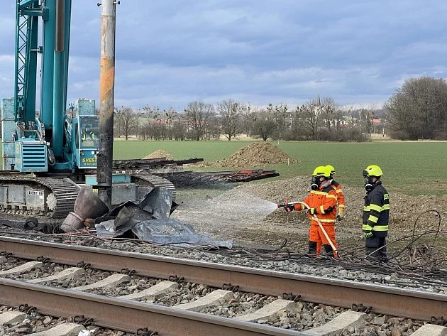 Hasičům přibylo loni výjezdů k požárům a nehodám. Zemřelo 112 lidí
