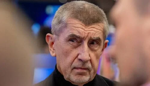 Babiš ukázal globus za tisíce. A řekl, že někteří se mu smějí, protože mají jiný mozek než on