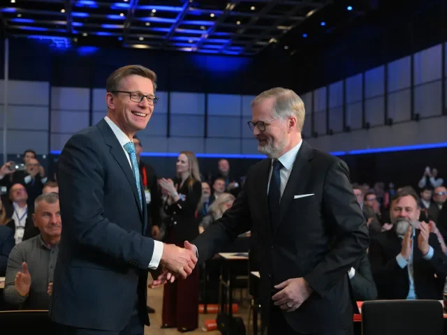 Fiala předal vedení ODS a odjel k moři. „Slíbil jsem manželce, že pojedeme do tepla“