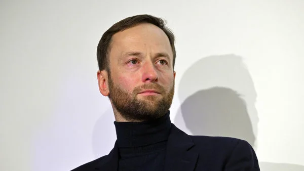 Vládní plány s AI: Pochybnosti kolem gigafactory. Nový zmocněnec chce umělou inteligenci nasadit ve státní správě i zdravotnictví