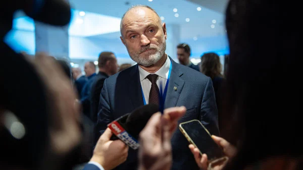 Další pokus vstát z politického hrobu? Ivan Langer radí ODS, co by měla dělat. A nějak se do toho zamotal