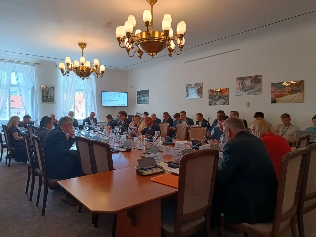 ANO ovládlo hospodářské podvýbory. A ponížilo exministra Vlčka