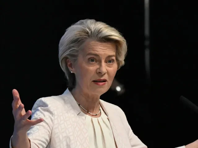 Von der Leyenová ustála další pokus o vyslovení nedůvěry