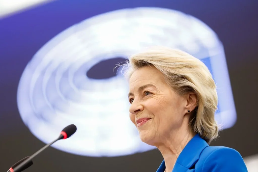 Počtvrté bez úhony: Von der Leyenová přežila další návrh na vyslovení nedůvěry