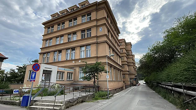 Pohotovosti přešly pod pojišťovny a Praha rozdá miliony, aby nezavíraly moc brzy