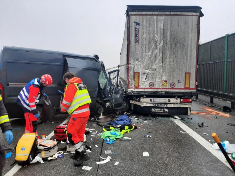 Vážná nehoda uzavřela dálnici D1 před Brnem, tentokrát ve směru od Prahy