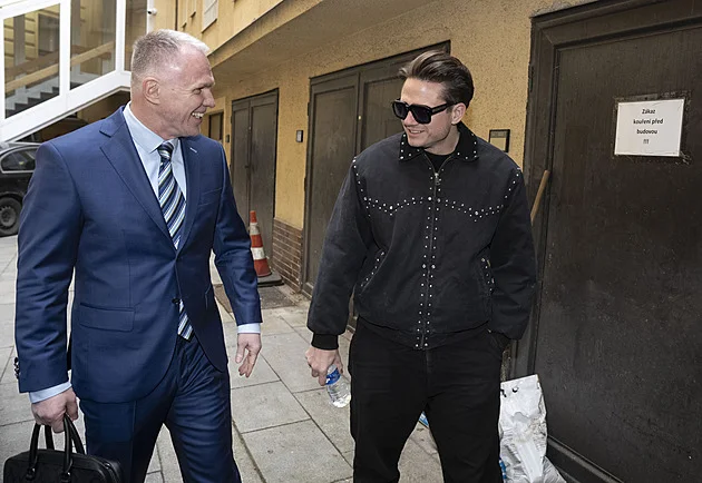 Ondřej Brzobohatý zvítězil nad Taťánou Kuchařovou: Omluva a čtvrt milionu korun!