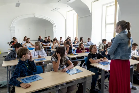 Česko podle ministra Plagy patrně zakáže používání mobilů o školních přestávkách