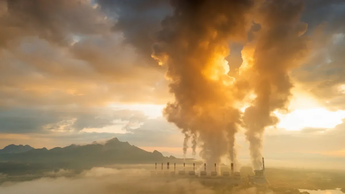 Uhlí místo solárů: Asie couvá ze zelených slibů