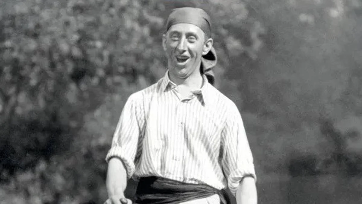 Kam se hrabou Pelíšky. Zítra odpoledne běží na TV Prima nejvtipnější česká komedie všech dob. Kdo ji nezná, není Čech