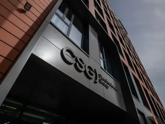 Úpis akcií CSG na burze byl velmi úspěšný, cena může ještě růst, říkají analytici
