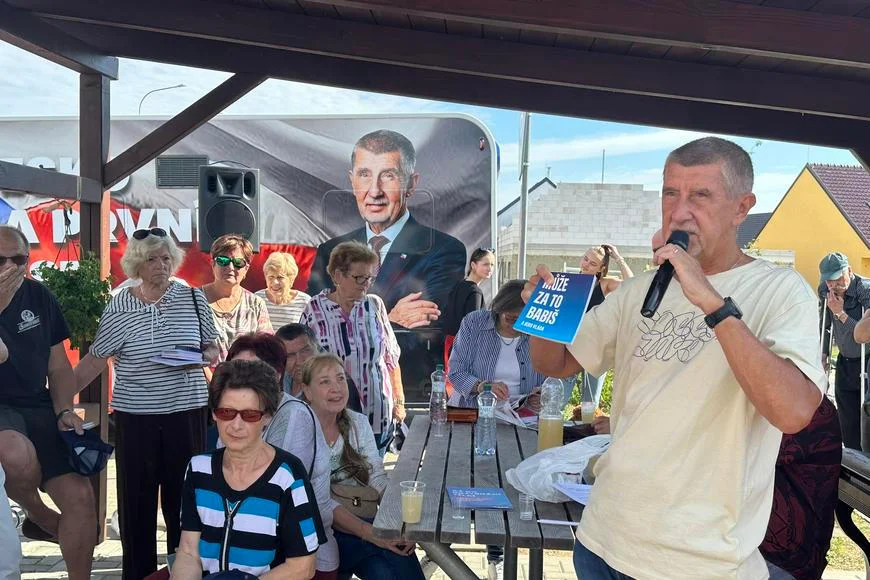 Megaprůzkum řekl, kdo Babiše vrátil do vlády. Těsně před volbami ale zářili jiní