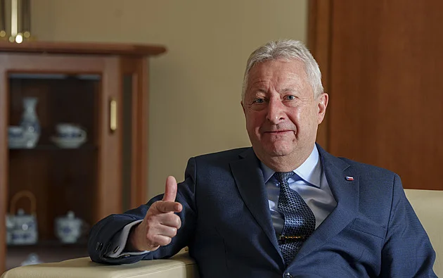 Letouny L-159 armáda Ukrajině prodat nemůže, uvedl Zůna. Odvolal se na NKÚ