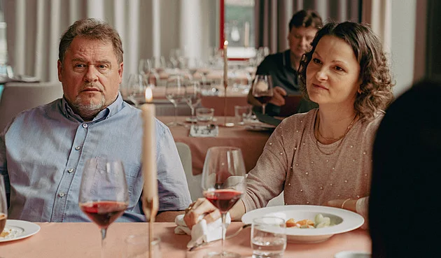 Monyová opět boduje. Seriál o zavražděné spisovatelce míří na Berlinale Series Market