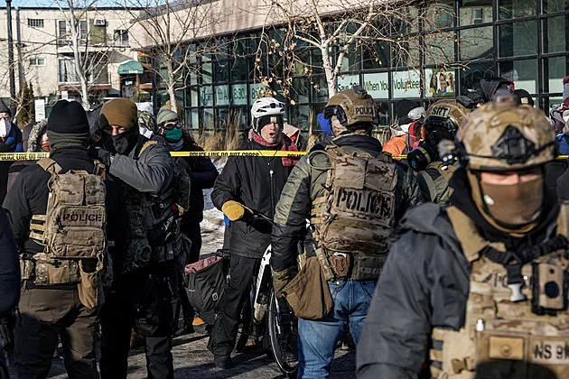 Federální agenti v Minneapolisu střelili dalšího člověka. Hrůzné, reaguje guvernér