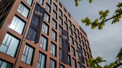 Týden na akciových trzích: Holding CSG při úspěšném IPO skokově vzrostl