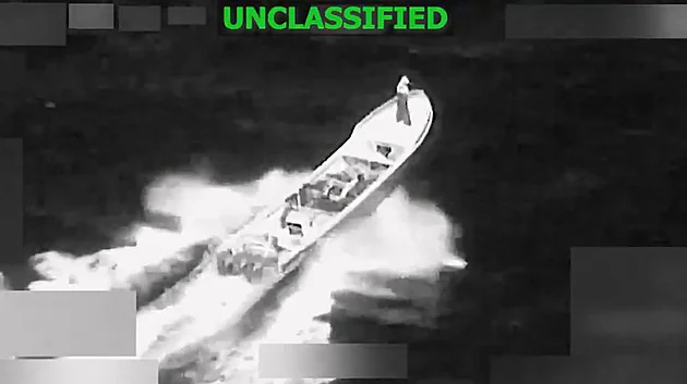 Američané zaútočili na loď pašeráků drog v Tichém oceánu, dva lidé zemřeli