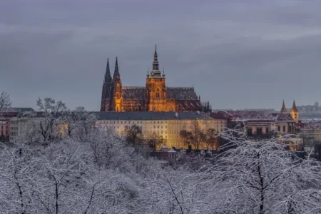 Silné mrazy v příštím týdnu ustoupí. Meteorologové čekají sníh