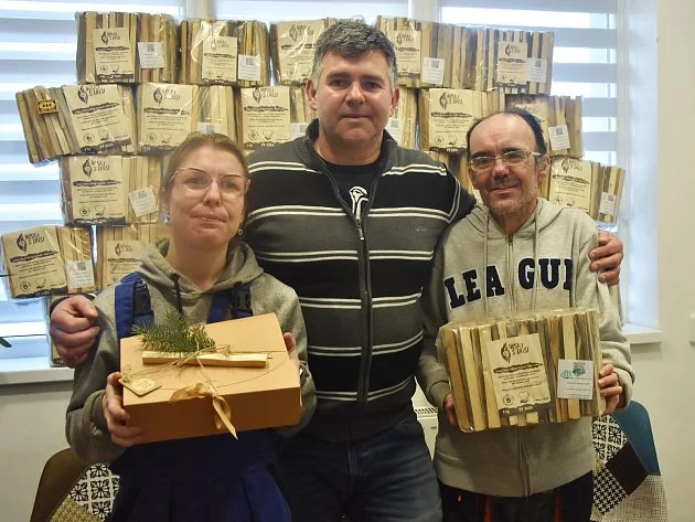 Tříska s duší. Sociální firma z Chomutova zachraňuje práci handicapovaným