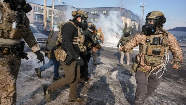 Američtí federální agenti v protestujícím Minneapolisu zastřelili dalšího člověka