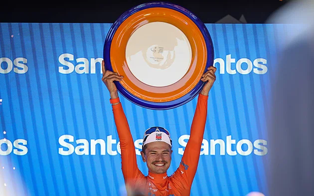 Srážka s klokanem? Nevadí. Australský cyklista Vine ovládl Tour Down Under