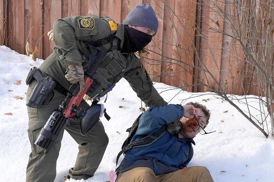 Nechci skončit bez soudu ve vězení. Trumpova Amerika odrazuje turisty