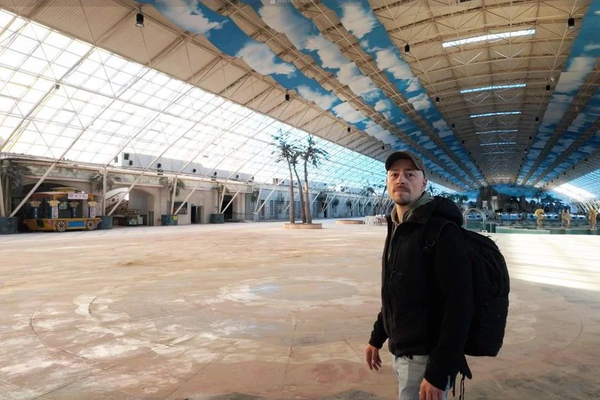 Tajně pronikl do ruiny za stovky miliard. Z luxusního zábavního parku se stalo místo duchů