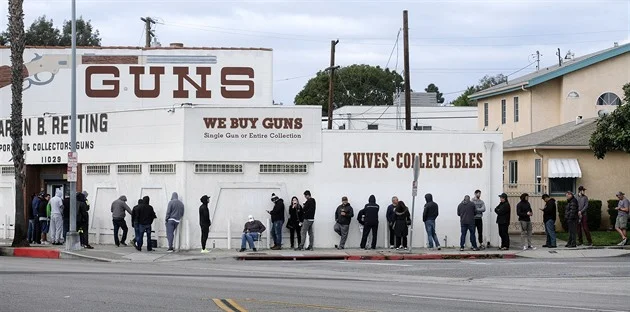 Zbraně pro každého, posílání poštou? Trumpova vláda chce rozvolnit regulace