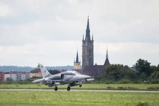 Jurečku mrzí, že minulá vláda nerozhodla o dodání letounů L-159 Ukrajině