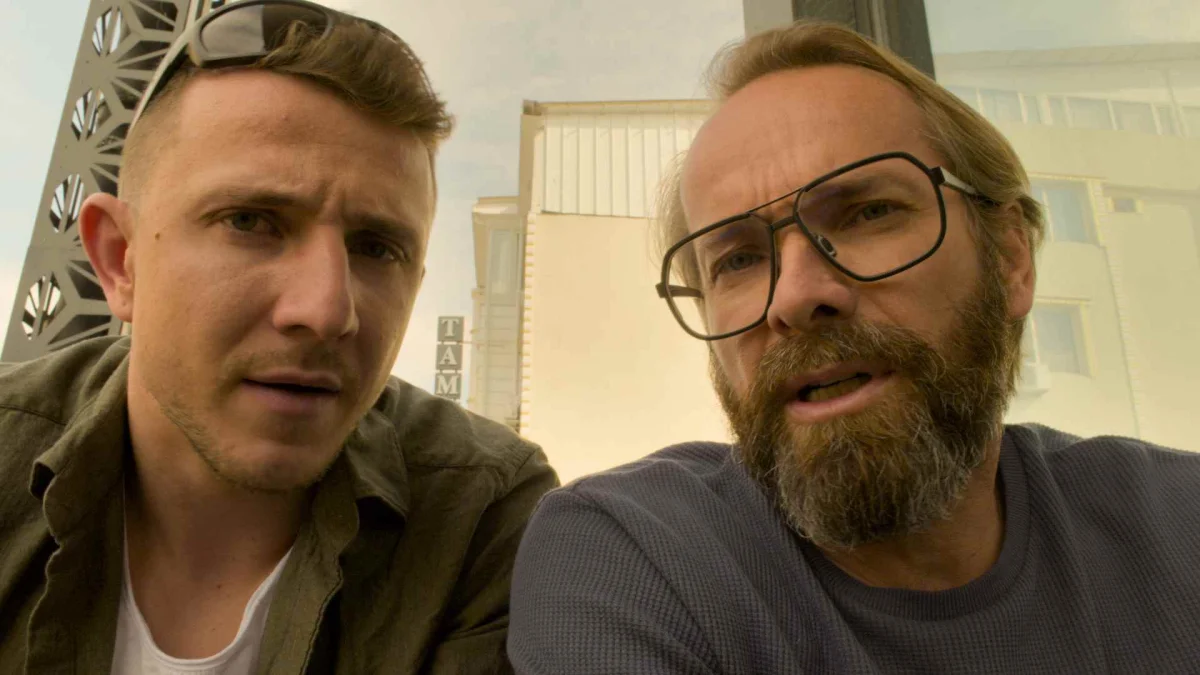 Extraktoři: Inspirace v pákistáckém pekle, hotelové války, v hledáčku turecké tajné služby a opatření kvůli Baldvinovi