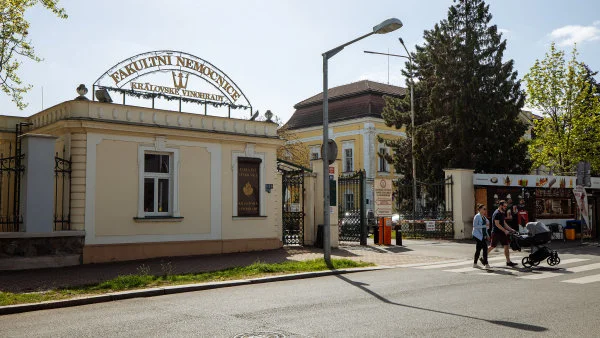 Změny ve vedení pražských nemocnic. Vinohrady a Bulovku povede Kolouch, novým šéfem VFN se stane Dudra