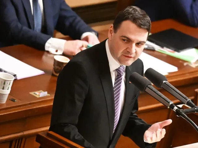 FIalova vláda nadhodnotila příjmy z emisních povolenek, řekl Macinka. Zasáhne to žadatele o zelené úsporné dotace