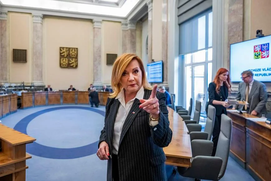 Vláda schválila rozpočet se schodkem 310 miliard. "Revidovali jsme ten původní."