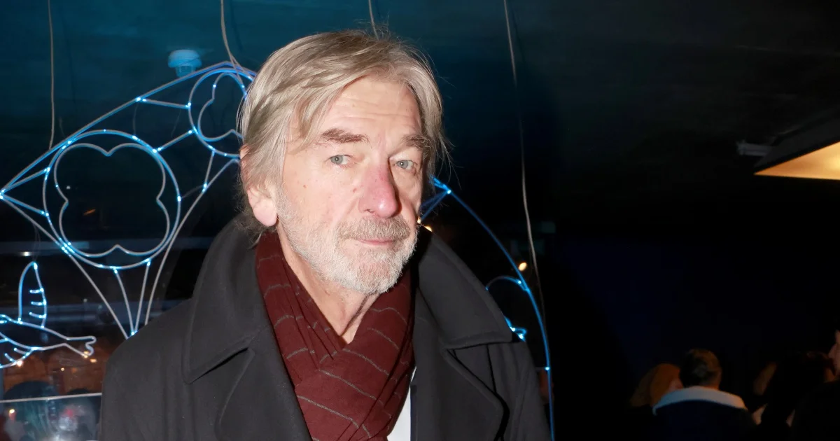 Vladimír Kratina měl na manželky smůlu. Teď elegán září po boku výrazně mladší dabérky Kateřiny Lojdové