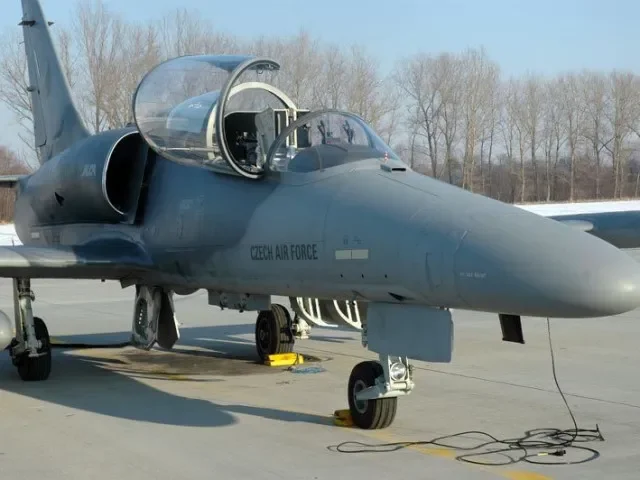 L-159 mohly být na Ukrajině, nebýt vyjádření prezidenta Pavla, uvedl v SMS Macinka