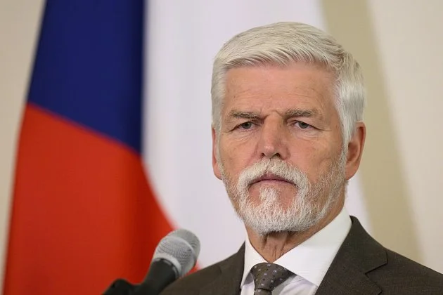 Prezident Pavel obvinil ministra zahraničí a šéfa Motoristů Macinku z vydírání