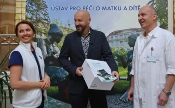 ÚPMD získal špičkový diagnostický přístroj pro léčbu porodních poranění