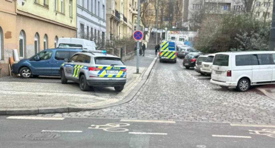 Policistům v Praze ujížděl zdrogovaný muž ve sdílené toyotě