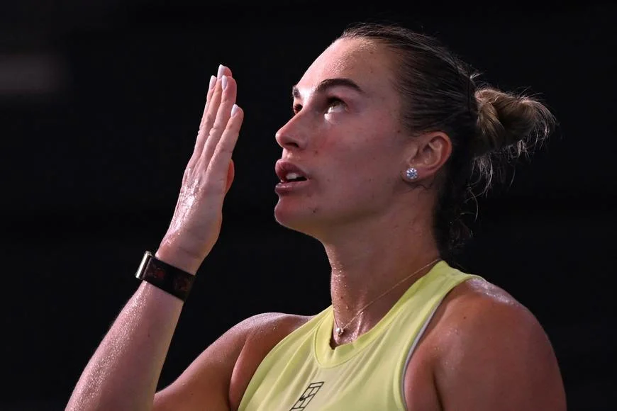 "Nejhorší ze třídy." Austrálie řeší spor o náramek, týká se i největších hvězd