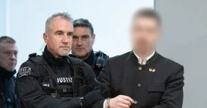 Česká SPD má toxické kontakty: její politici se fotili s obžalovaným z terorismu