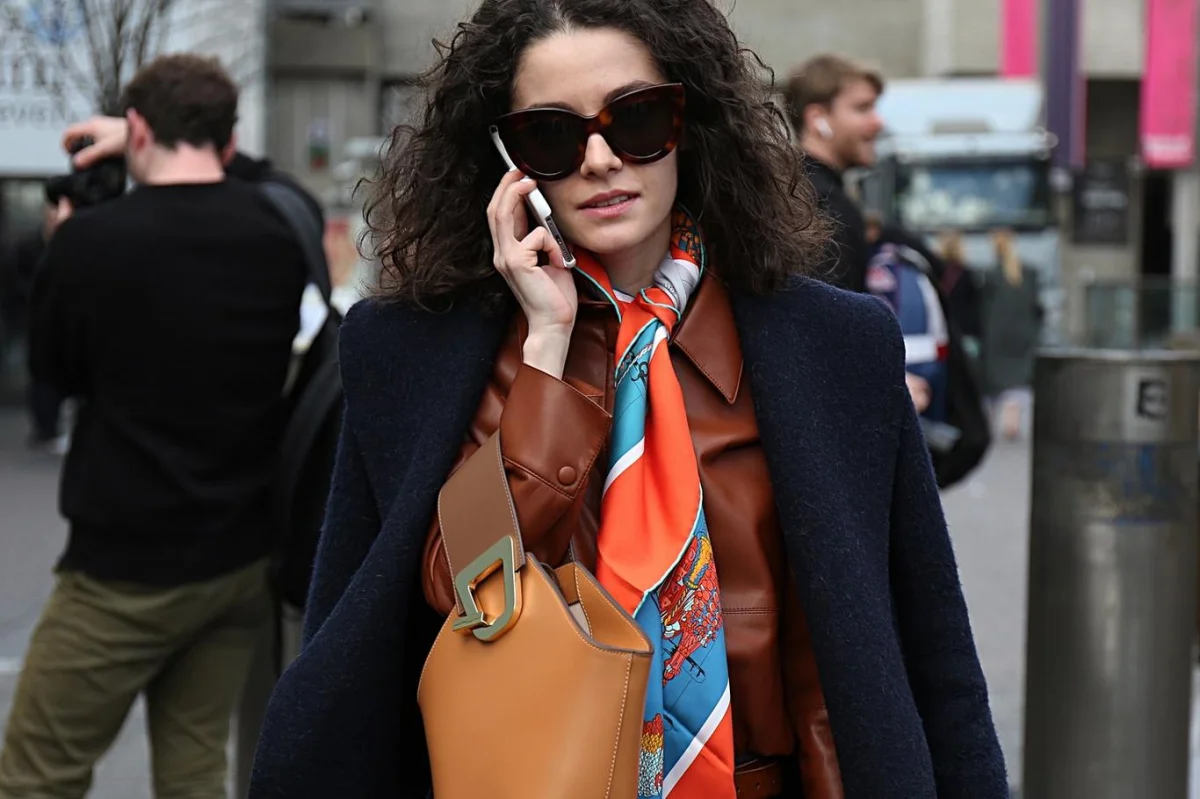 Inspirace z mola i ulic francouzské metropole: Jásám, „mé“ kudrny právě teď nosí i stylové Pařížanky