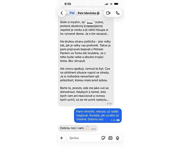 Pavel zveřejnil smsky od Macinky: Buď se dohodneme, nebo budu bojovat brutálně
