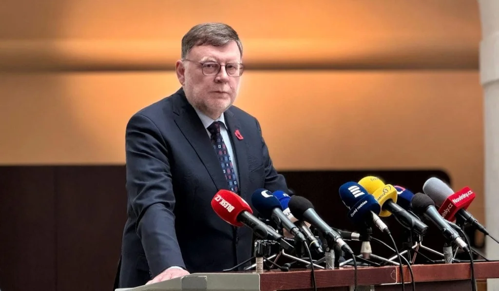 Stanjurův debakl. Poslanci ho nezvolili do správní rady VZP, neprošel ani exministr Válek a další