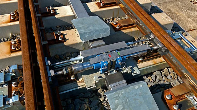 POZOR VLAK: Výhybky z Prostějova jsou zocelené výbuchem, najdete je po celém světě