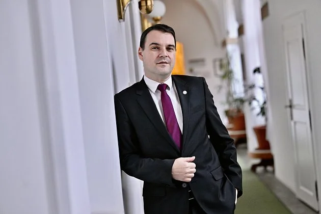 Macinka zavedl mírnější pravidla pro cestování ruských diplomatů, píší weby