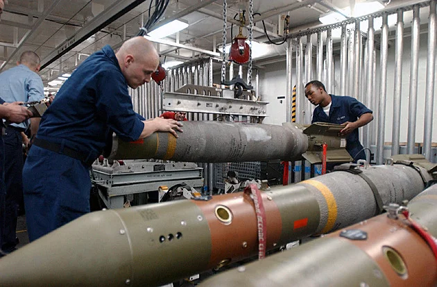 Čas dochází, varuje Trump Írán. Hrozí větší flotilou, než jakou poslal k Venezuele