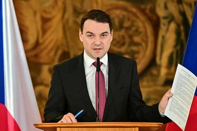 Macinka jednal s šéfem NATO Ruttem. Vysvětlil mu postoj k muniční iniciativě