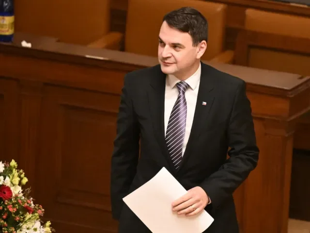 Ministr Macinka bude jednat v Bruselu se šéfem NATO i šéfkou unijní diplomacie