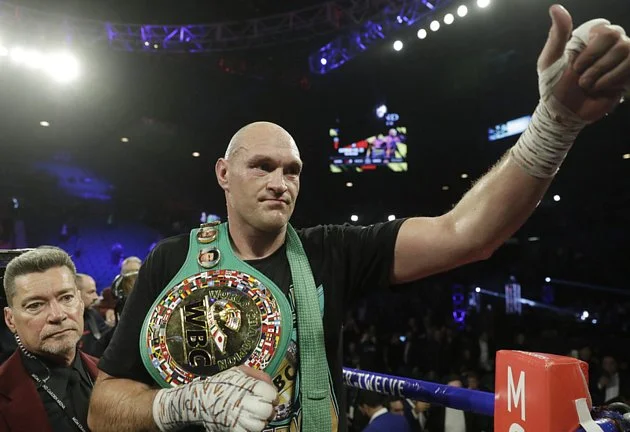 Bývalý šampion Fury se vrátí do ringu. Bude boxovat s Rusem Machmudovem