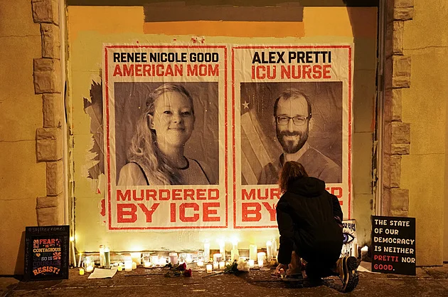 Pretti se střetl s agenty ICE už dříve, ukazuje video. Rozbil jim světlo u auta